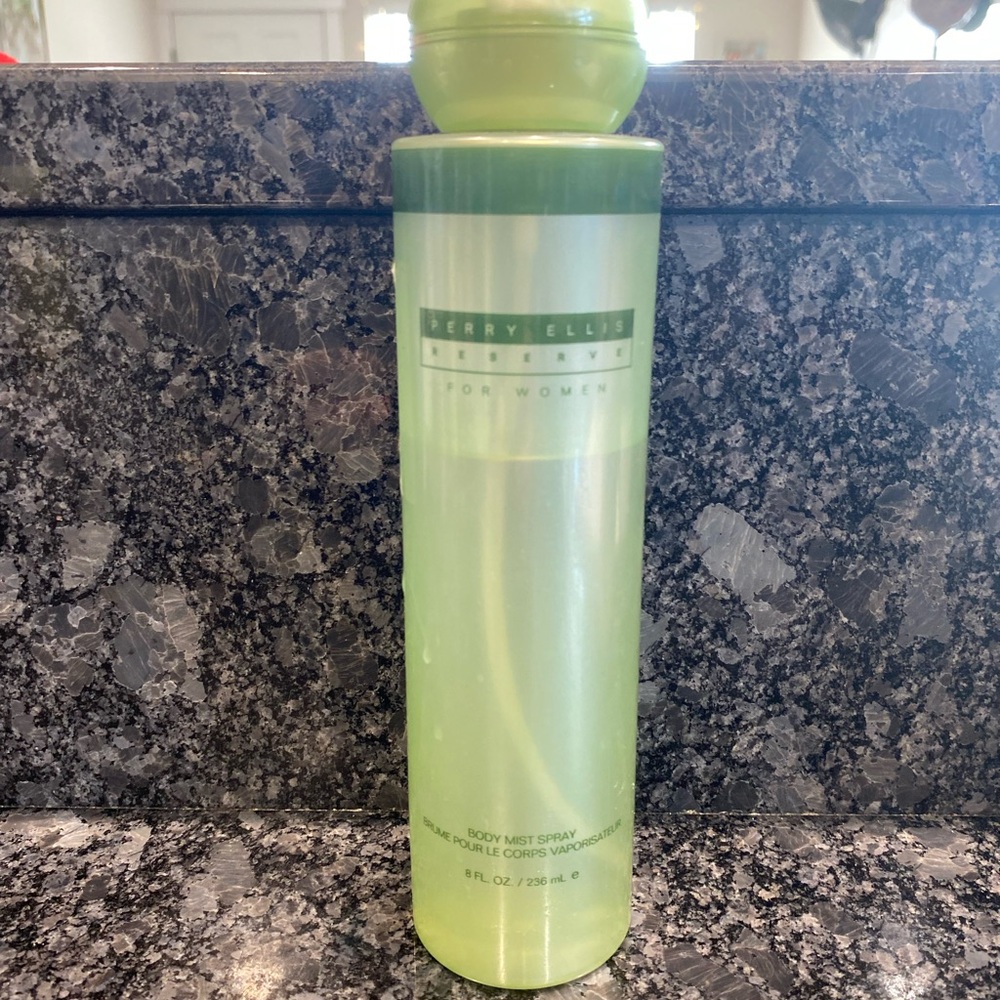 Body Mist Perry Ellis Reserve 8.0 oz For Women gives a sense of total harmony